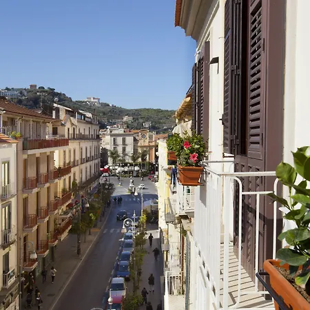 Sorrento Flats-2